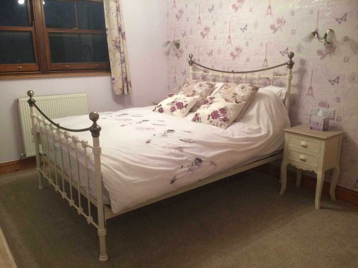 וויטבי Eskdale House B&B מראה חיצוני תמונה